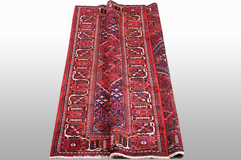 Carpet, Hosseinabad, ca 348 x 247 cm.