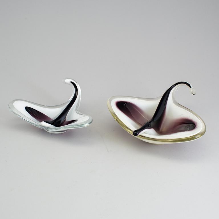 Two "Coquille" bowls by Paul Kedelv, Flygsfors.