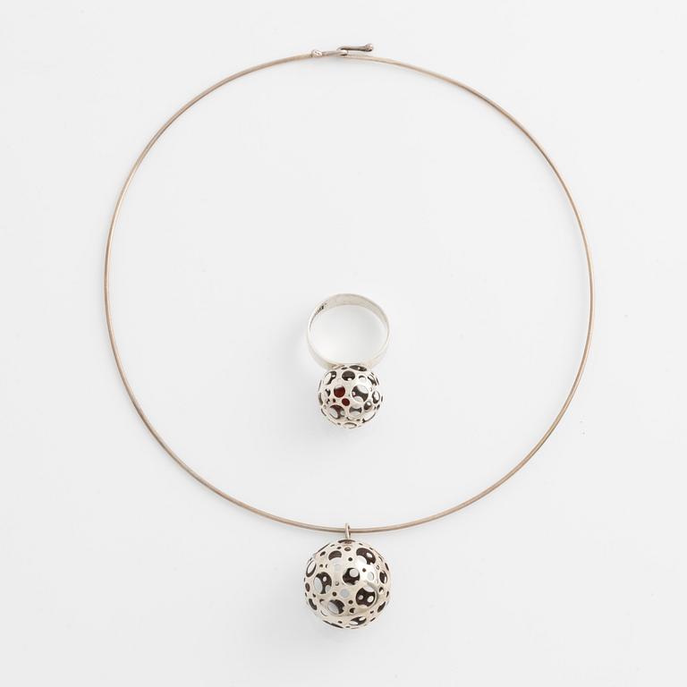 Liisa Vitali, collier och ring, silver.
