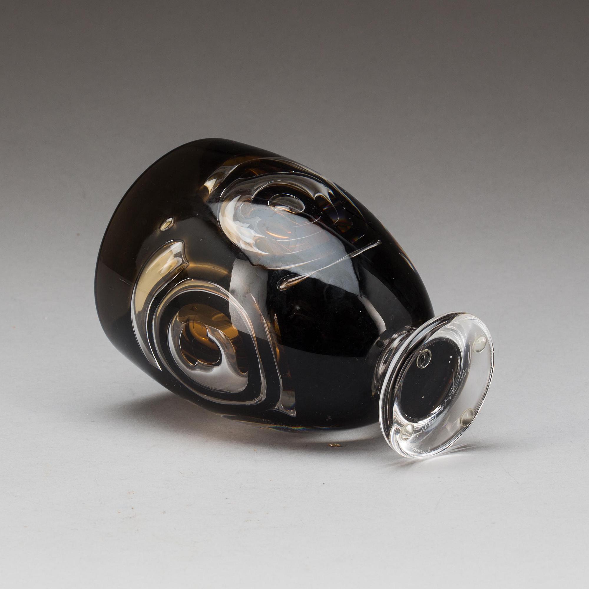 VAS, glas, Jan Johansson, Orrefors Studio 2001. Signerad.