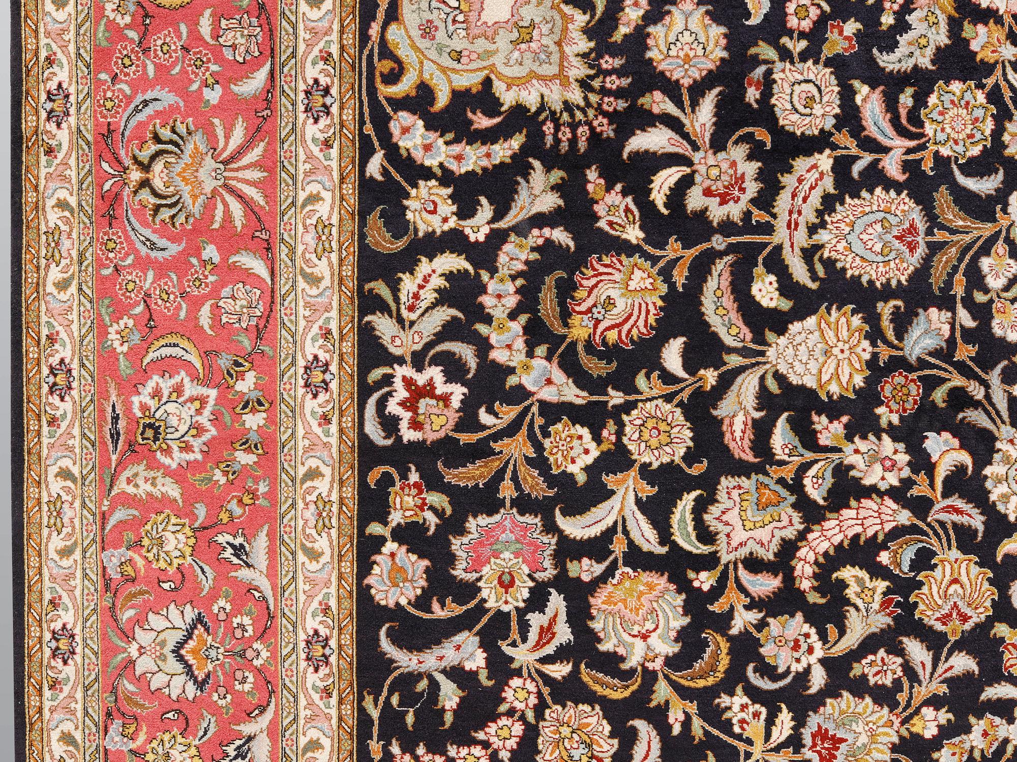 Matta, Täbris s.k 50 Radj, ca 312 x 245 cm.