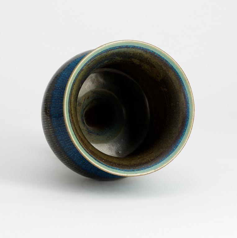 A Wilhelm Kåge 'Farsta' stoneware vase, Gustavsberg studio 1957.