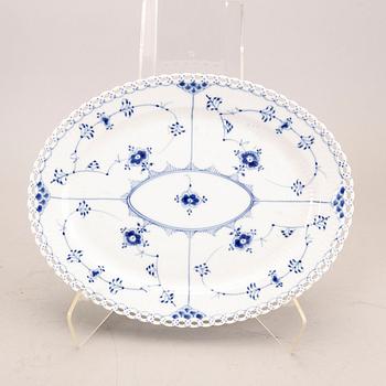 A 44 pcs Royal Copenhagen "Musselmalet" dinner service, Denmark, later part of the 20th century.