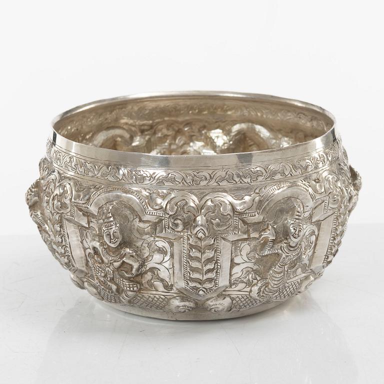 Bowl, silver, probably Thailand with Swedish import marks, weight 298 g.