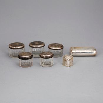 PARTI DOSOR, 7 st, silver och glas. Bl a Adolf Lillja, Stockholm 1855. Tot silvervikt ca 158 g.