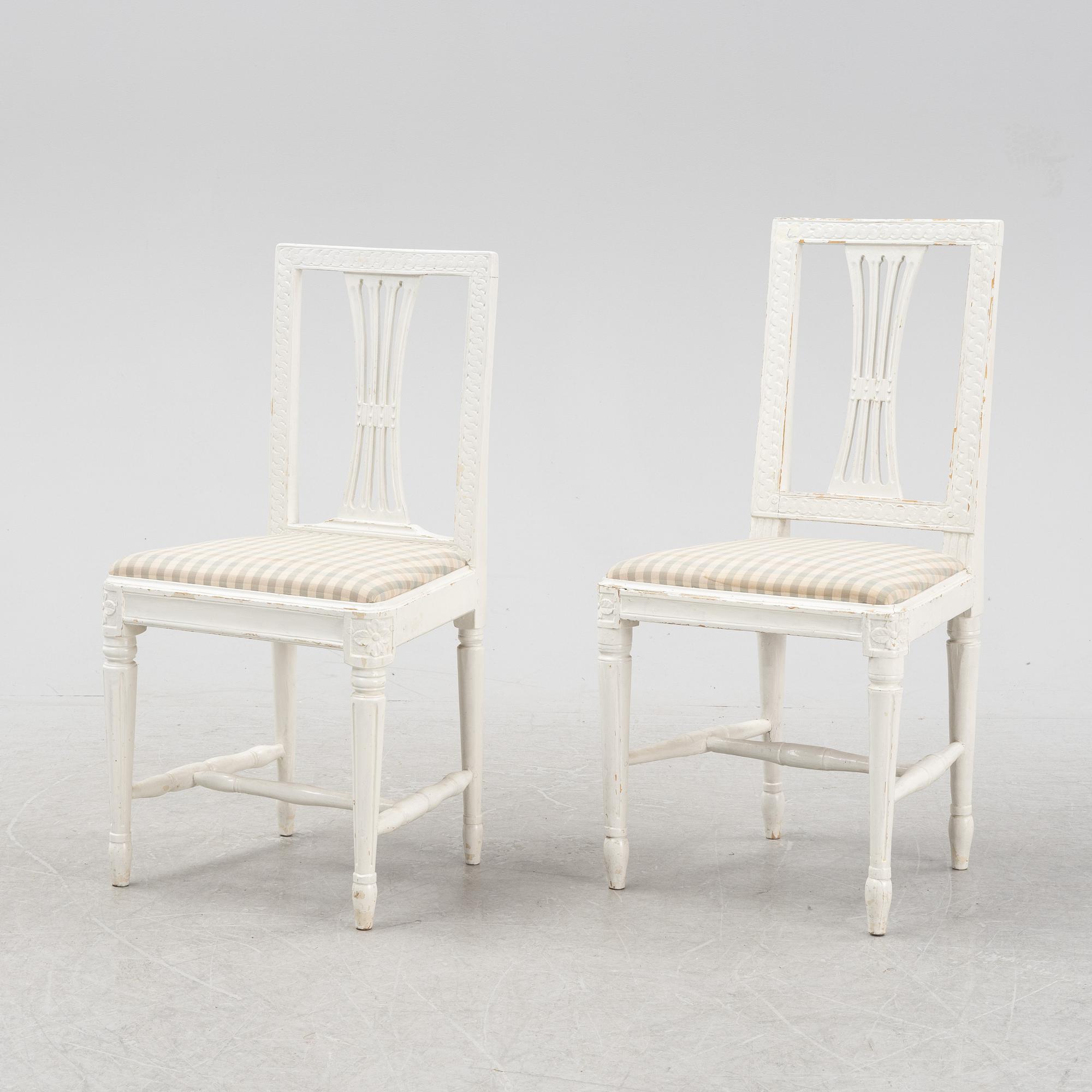 Stolar, 2 st, snarlika, gustavianska, 17-och 1800-tal.