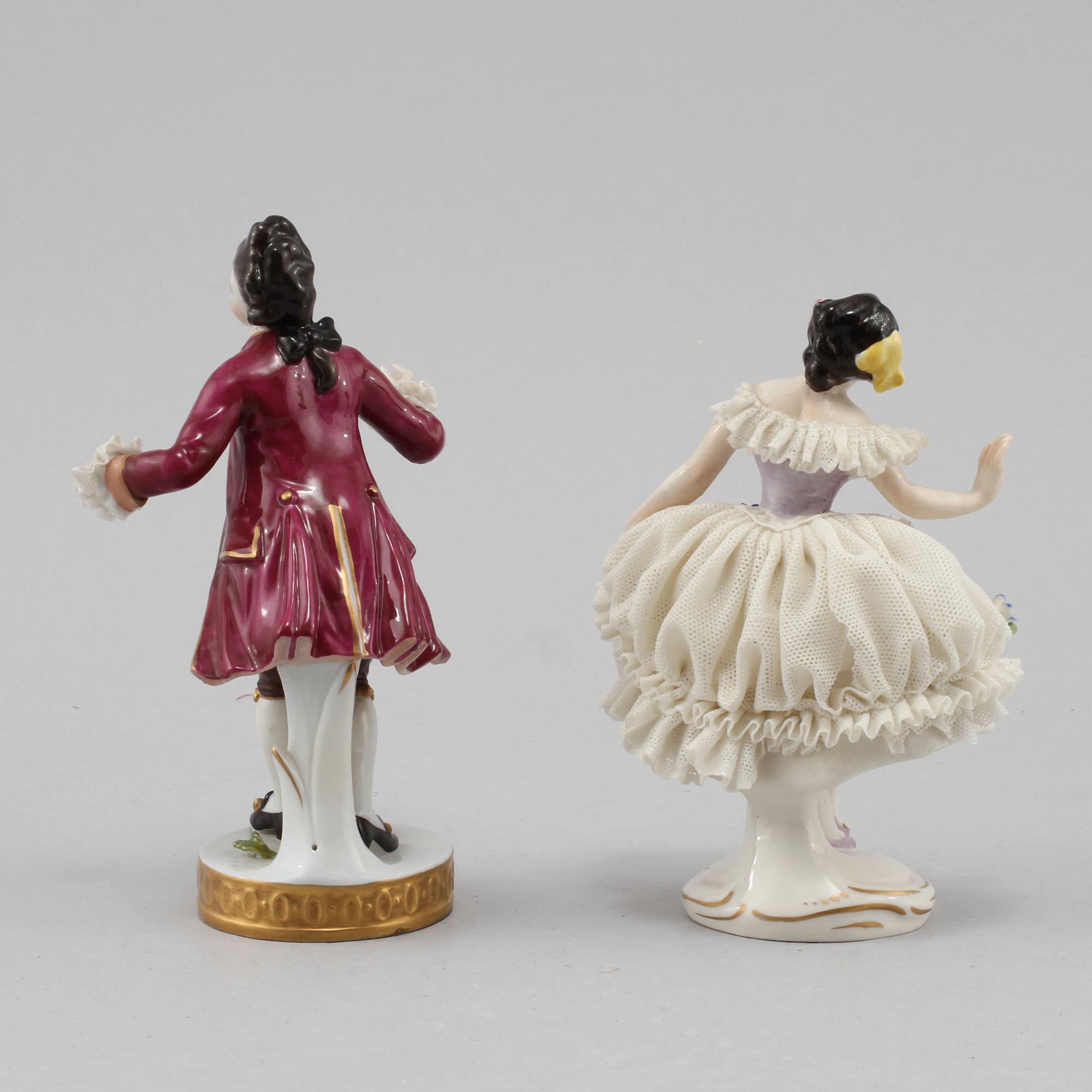FIGURINER, 2 st, porslin, omkring 1900-talets mitt.