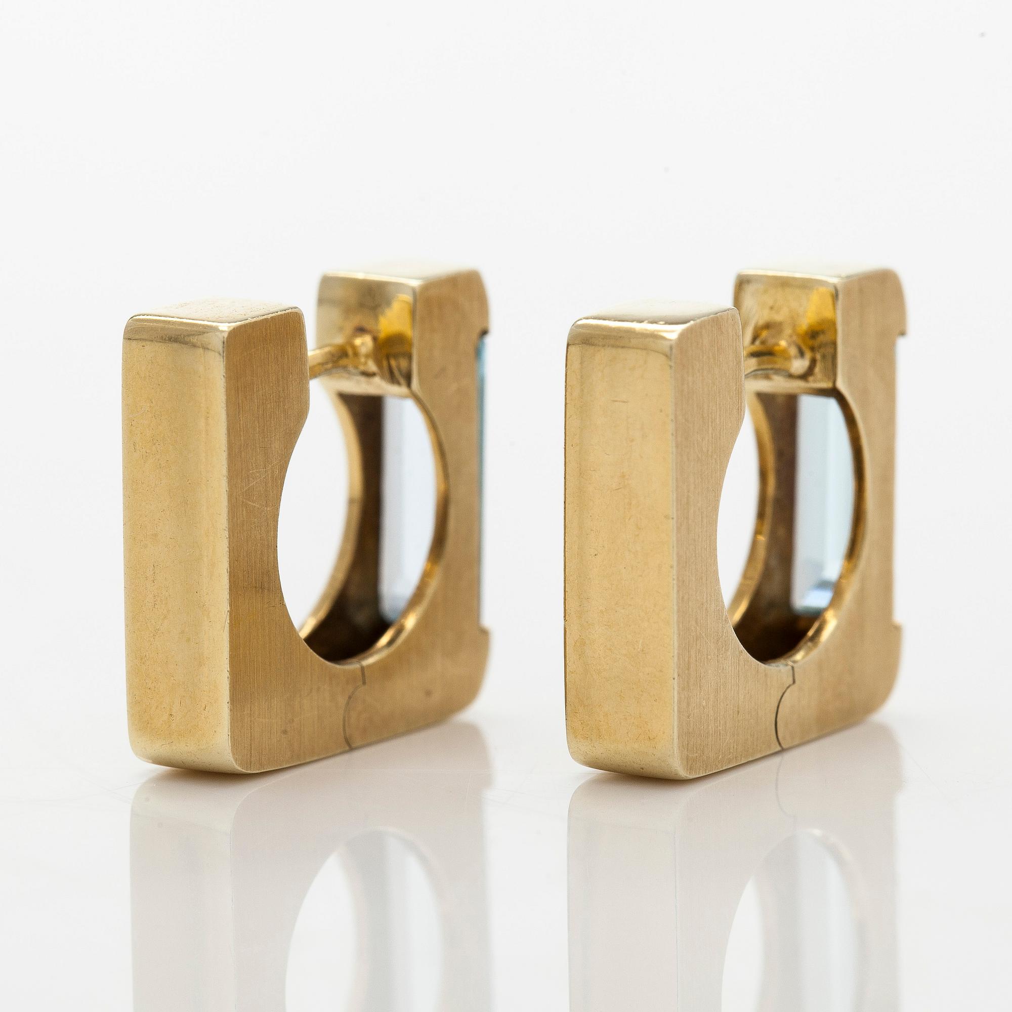 Earrings, 14K gold with topazes.
