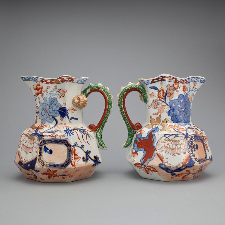 KANNOR, ett par, porslin, Europa 1800-tal.