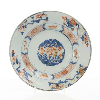 Tallrikar, fyra stycken, porslin, Kina, Qingdynastin, 1700-tal.