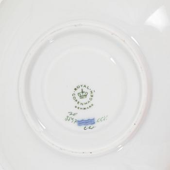 Royal Copenhagen, Kaffekoppar med fat, 4 st, porslin, "Flora Danica", Royal Copenhagen, Danmark, 1957.