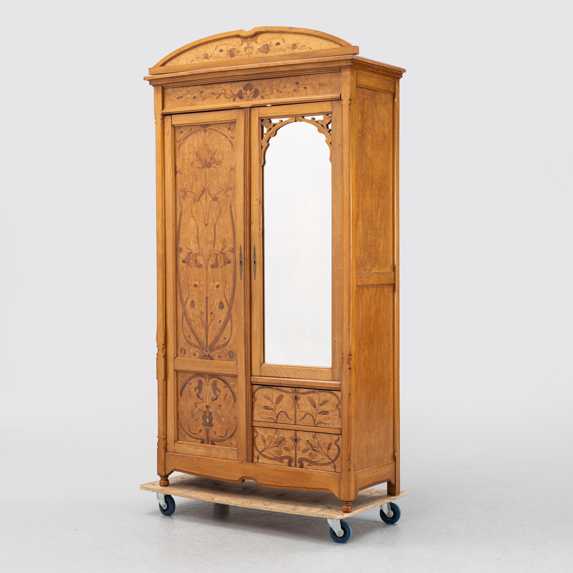 A cabinet, early 20th Century.