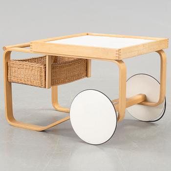 ALVAR AALTO, serveringsvagn, modell 900, Artek, Finland, 1900-talets andra hälft. Modellen formgiven 1937.