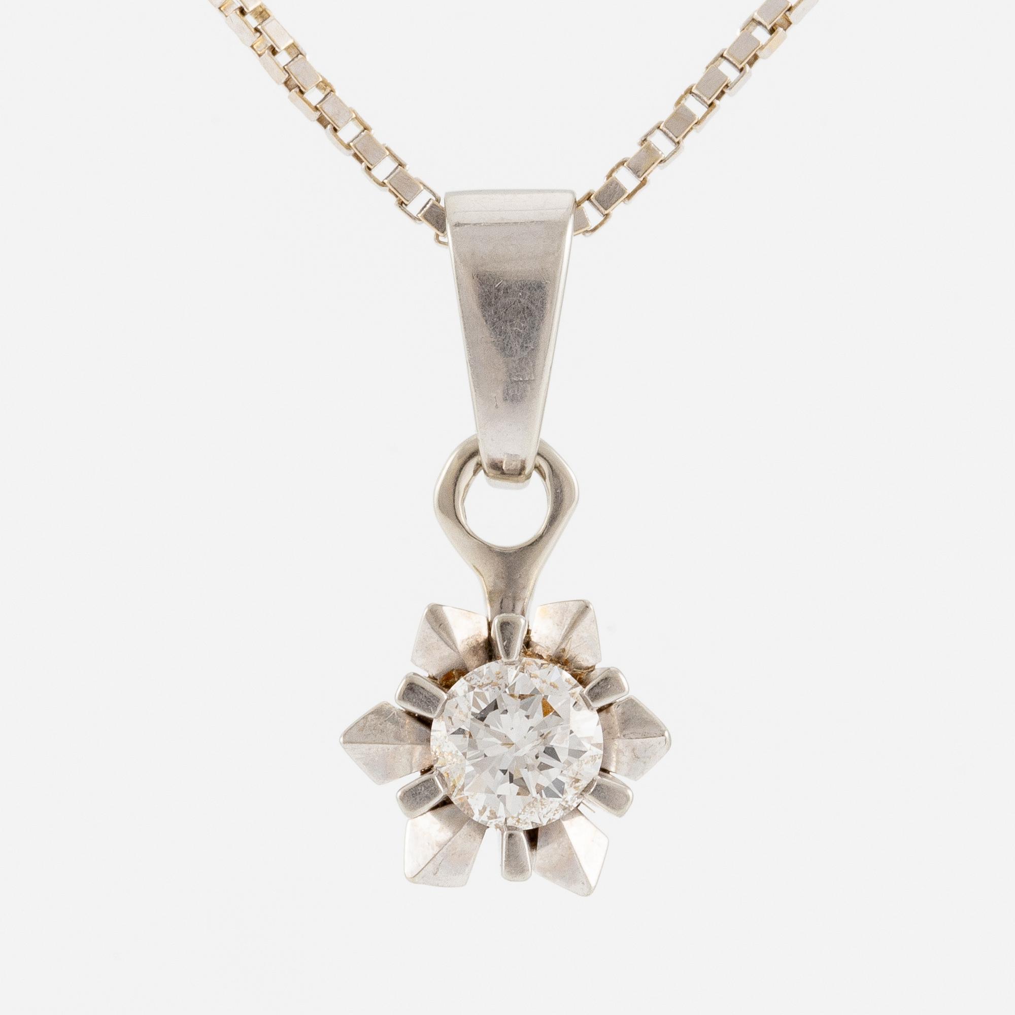 Necklace 18K white gold with brilliant-cut diamond.