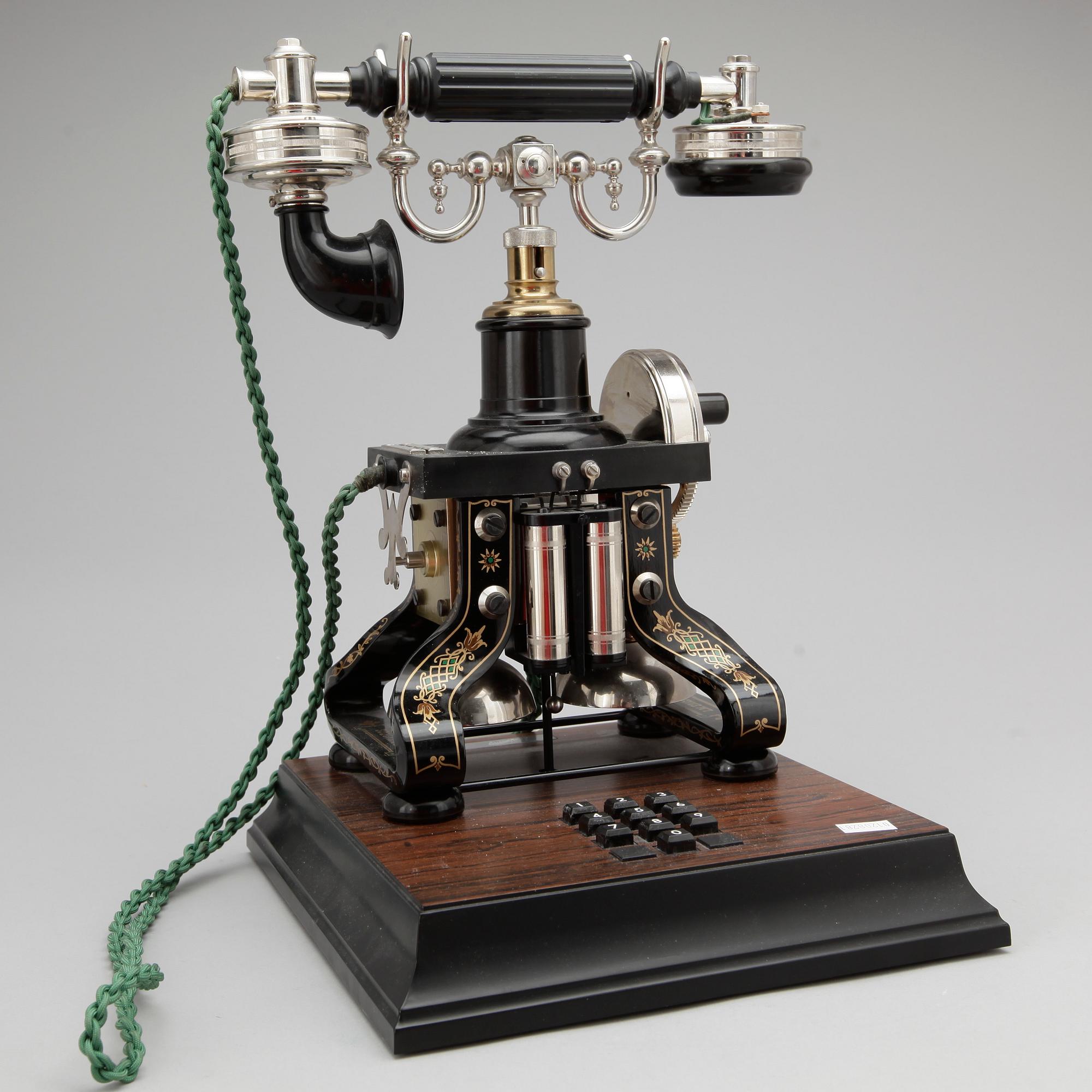 TELEFON, jubileumsmodell efter "Taxen", LM Ericsson. Sent 1900-tal.