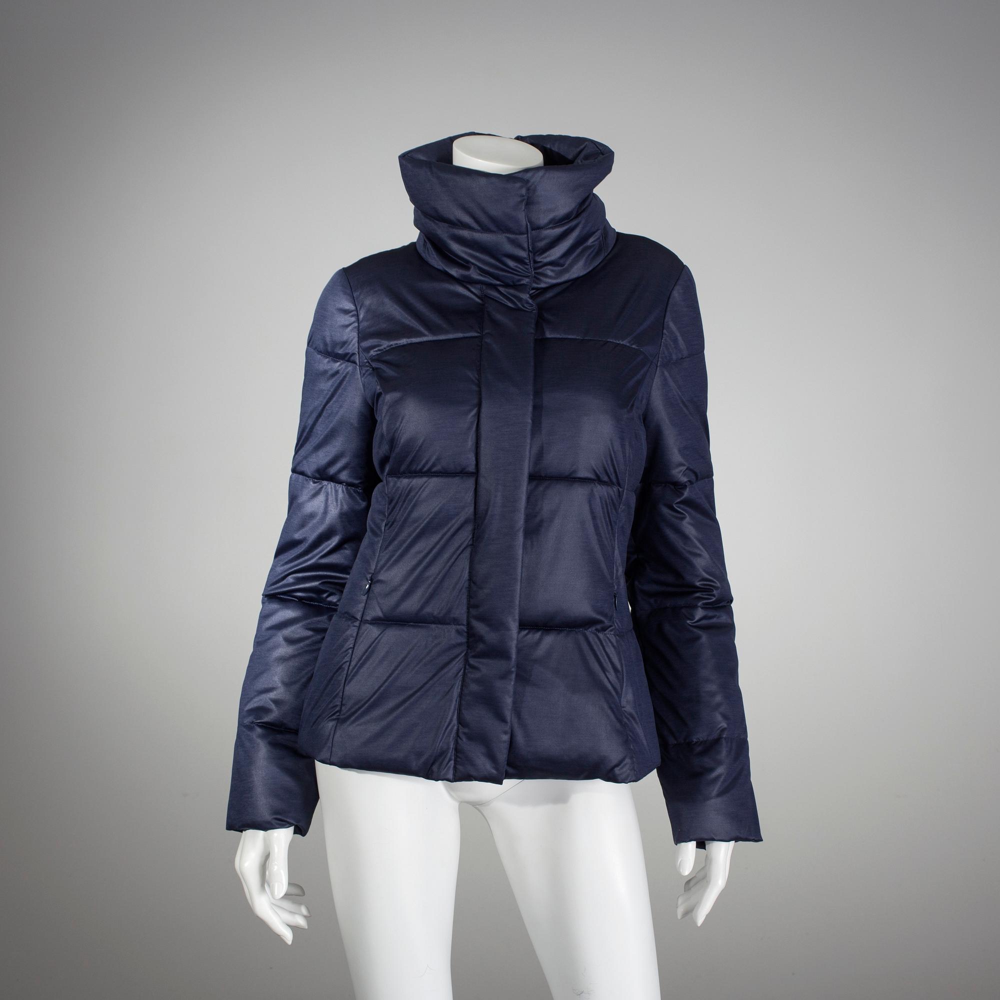 DUNJACKA, Escada Sport.