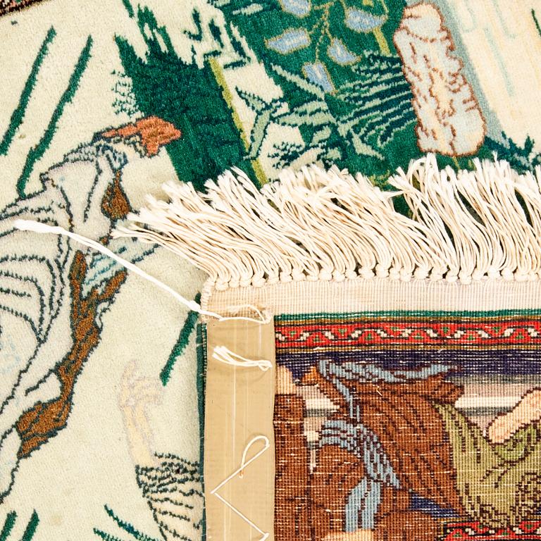 Matta Täbris old/semiantik figural ca 106x84 cm.