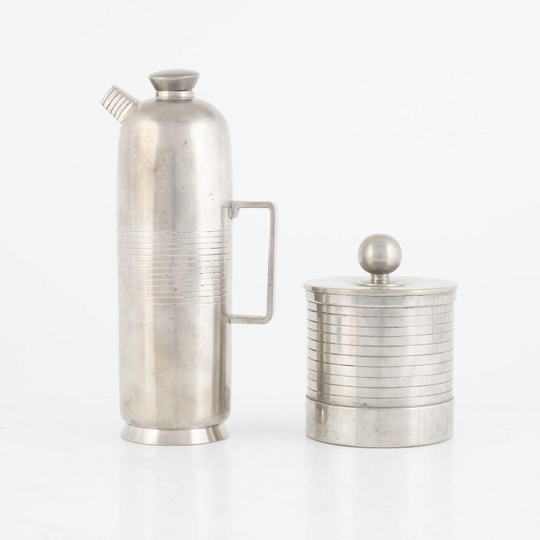 Maja-Lisa Ohlson, a pewter cocktail shaker and a lidded box, Guldsmedsaktiebolaget (GAB), Stockholm 1937-38.