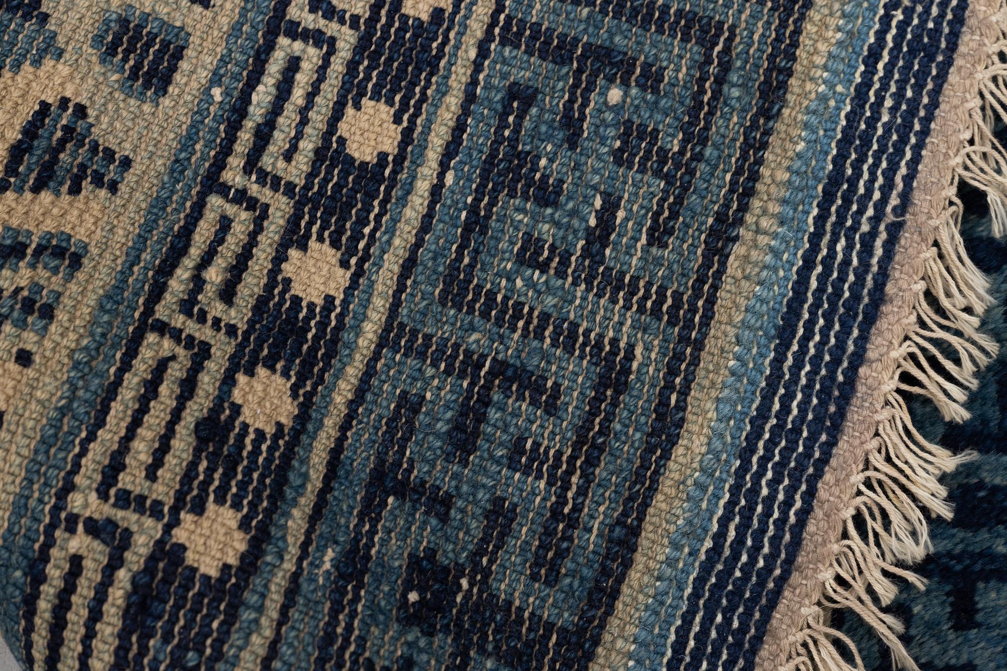 Matta, semiantik Baotou, figural, ca 130 x 64 cm.
