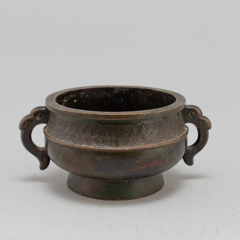 A bronze censer, Qing dynasty, presumably 18th Century.