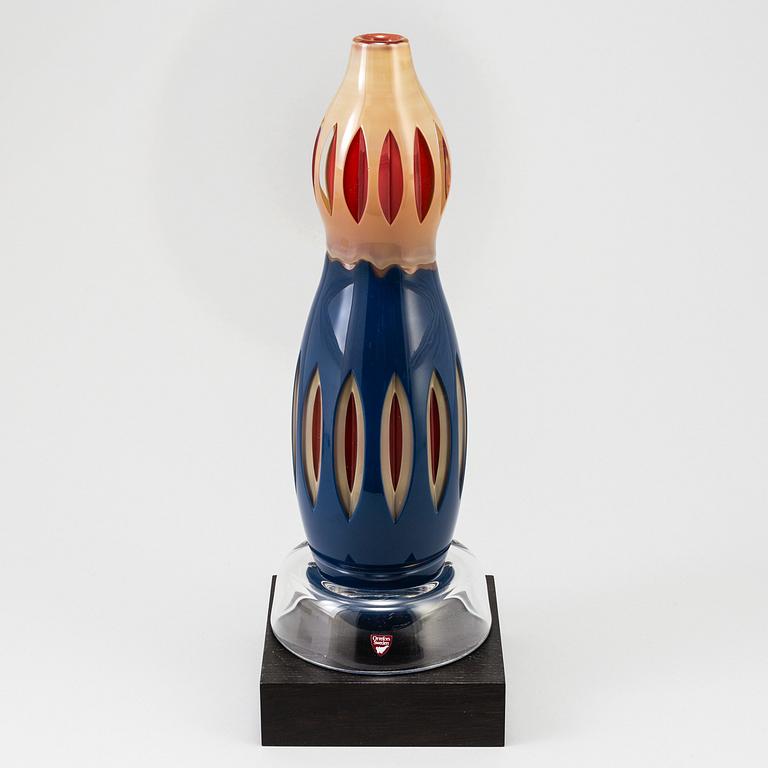 MATZ BORGSTRÖM, a glass vase or sculpture, Orrefors gallery 1990.