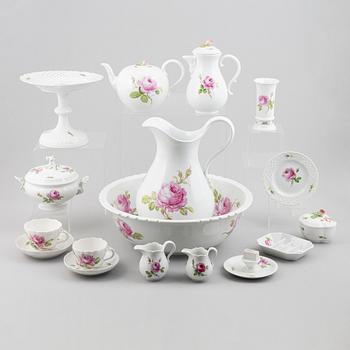 A 28 piece tea and coffee service, also a wash basin with ewer, Meissen, around 1900.