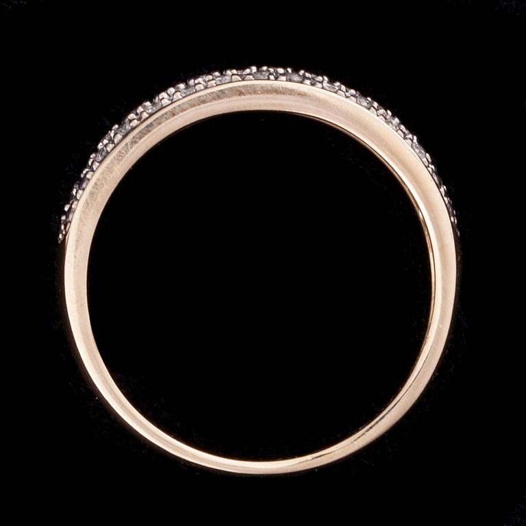 SORMUS, 14K valkokultaa, timantteja yht. 0,25 ct. Paino n. 3,5 g.