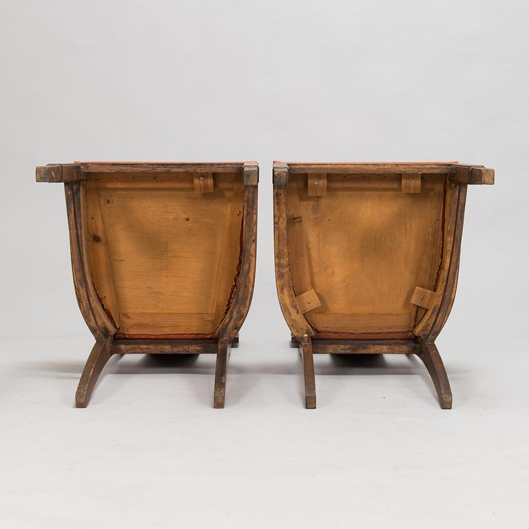 Eliel Saarinen, pöytä ja tuoleja, 4 kpl, Huonekaluliike Mikko Nupponen 1900-luvun alku.