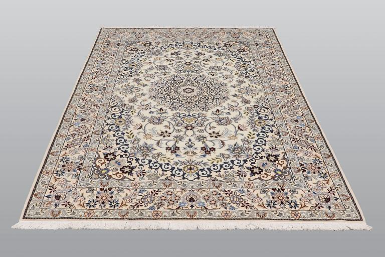 Matta, Nain part silk s.k 9LAA, ca   260 x 175 cm.
