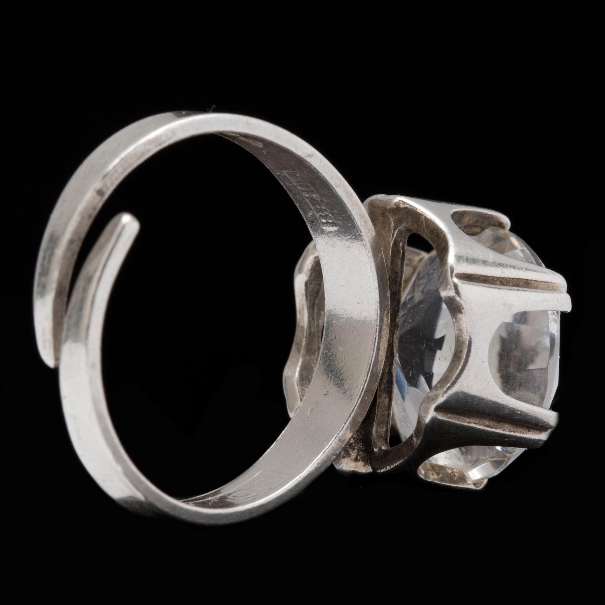 ARMRING SAMT RING, sterling silver med bergkristall. Totalvikt ca 17 g.