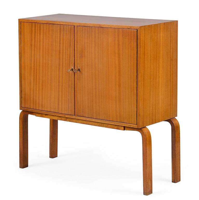 Alvar Aalto, A CABINET NO 810.