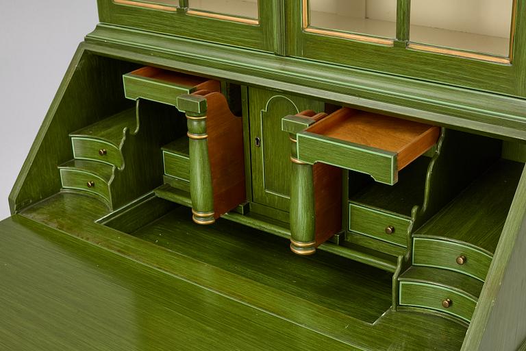 A Rococo style display cabinet, second half of the 20th Century.