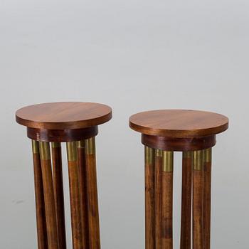 PIEDESTALER, ett par, 1900-tal,