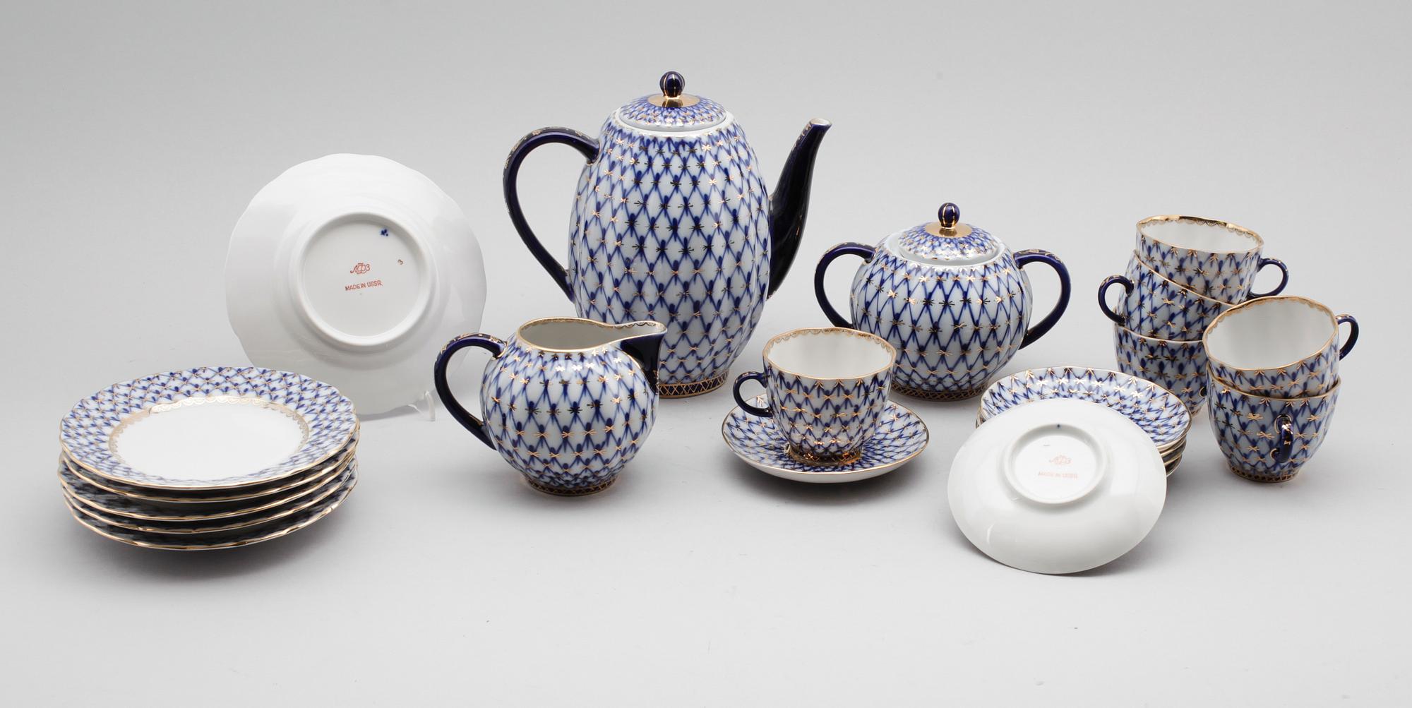 KAFFESERVIS, 15 delar, porslin, Lomonosov, Ryssland, 1900-talets andra hälft.