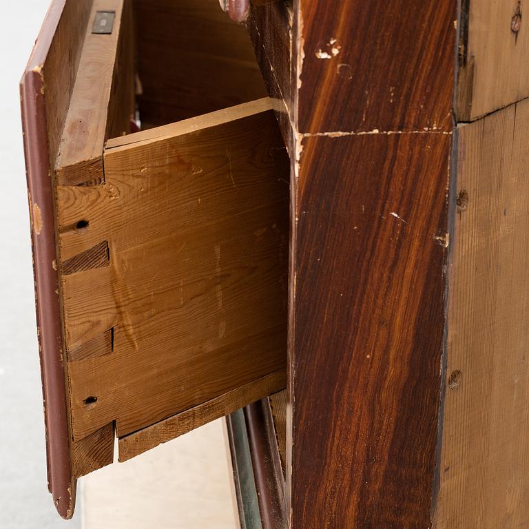 A Swedish corner cabinet, ca 1800.