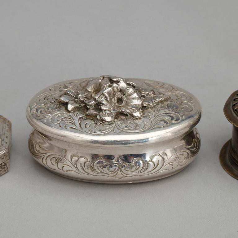 DOSOR, 7 stycken, silver, bland annat Sverige, 1800/1900-tal. Total vikt ca 324 gram.