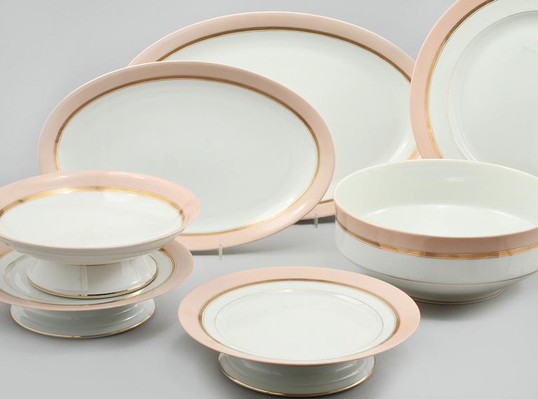 SERVISDELAR, porslin, Limoges, Frankrike, 1900-tal.