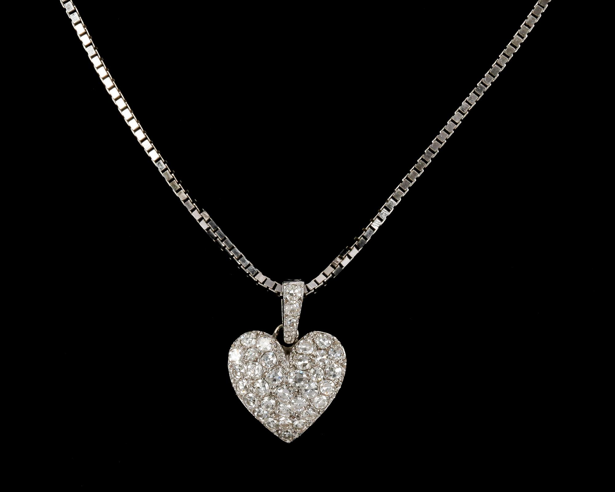 HÄNGSMYCKE, åttkantslipade diamanter, tot. ca 0.35 ct.