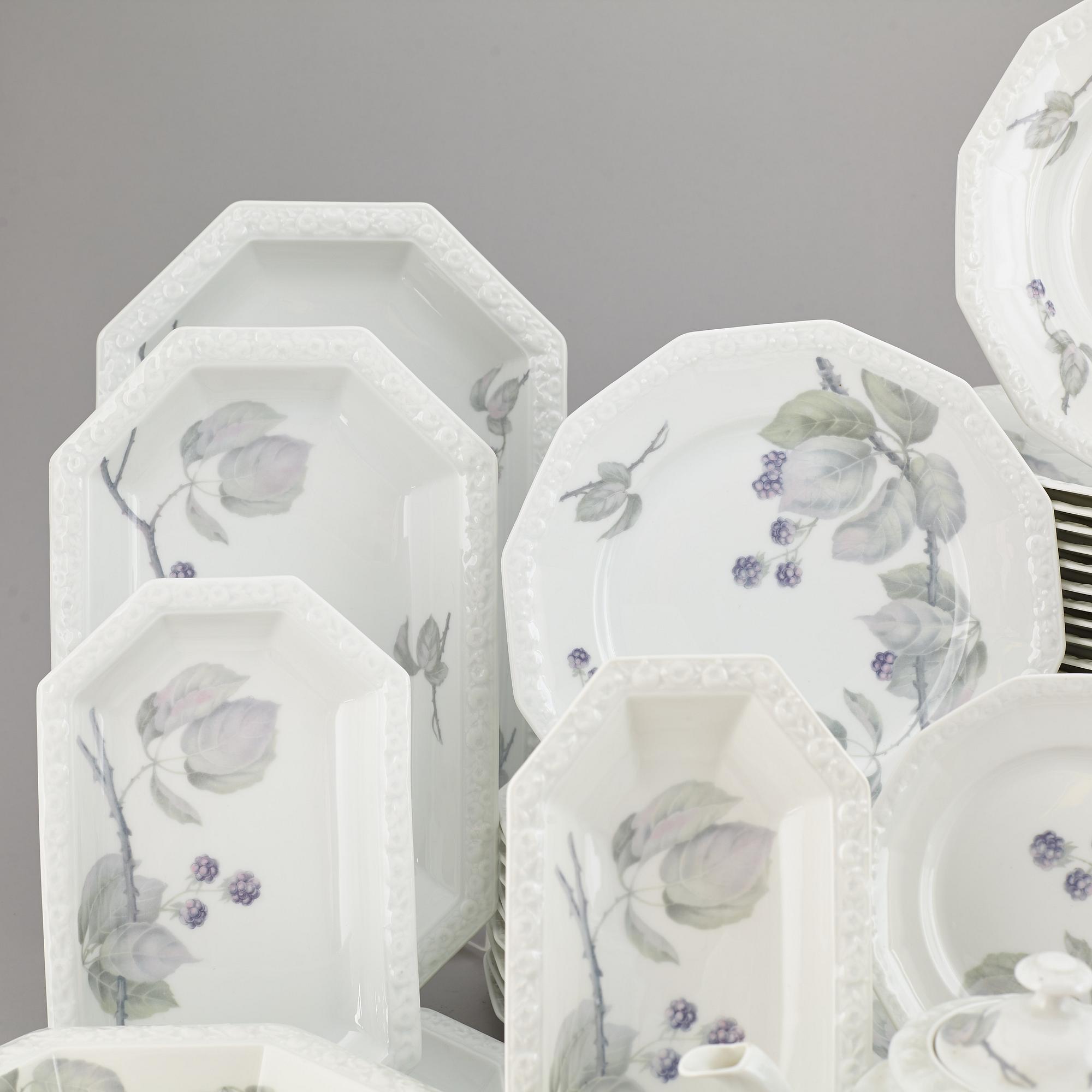 A Rosenthal, Maria Björnbär dinner service, 20th Century. (73 pieces).