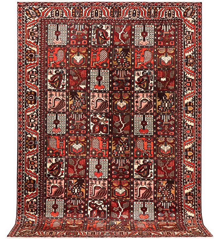 A Bakhtiari carpet, c. 307 x 210 cm.