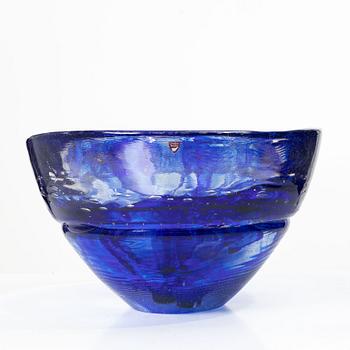 Lars Hellsten, a large glass bowl, Orrefors 1994.