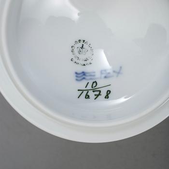 SERVISDELAR, 63 delar, porslin, "Blå blomst", Royal Copenhagen.