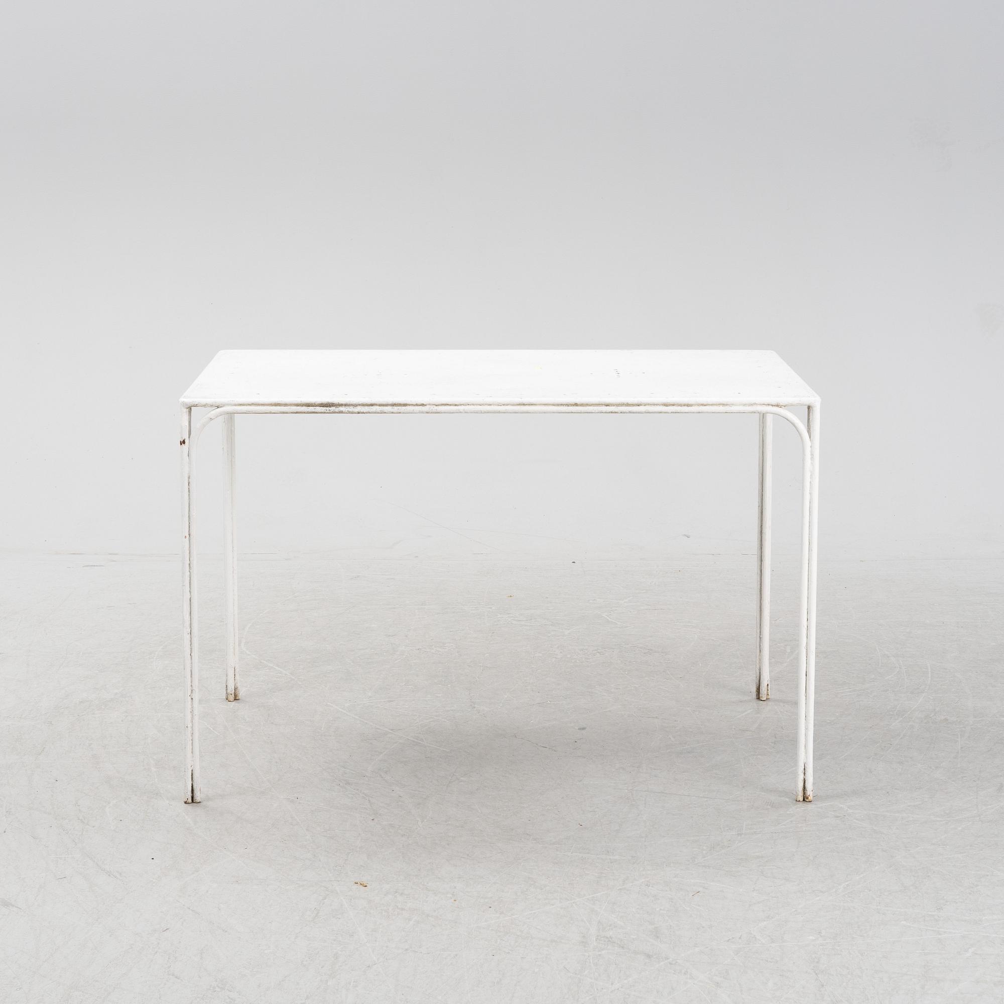 Four painted cast iron chair and table, mid/first half of the 20th century, Sweden.