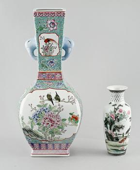 VASER, 2 st, porslin, Kina, 1900/2000-tal.