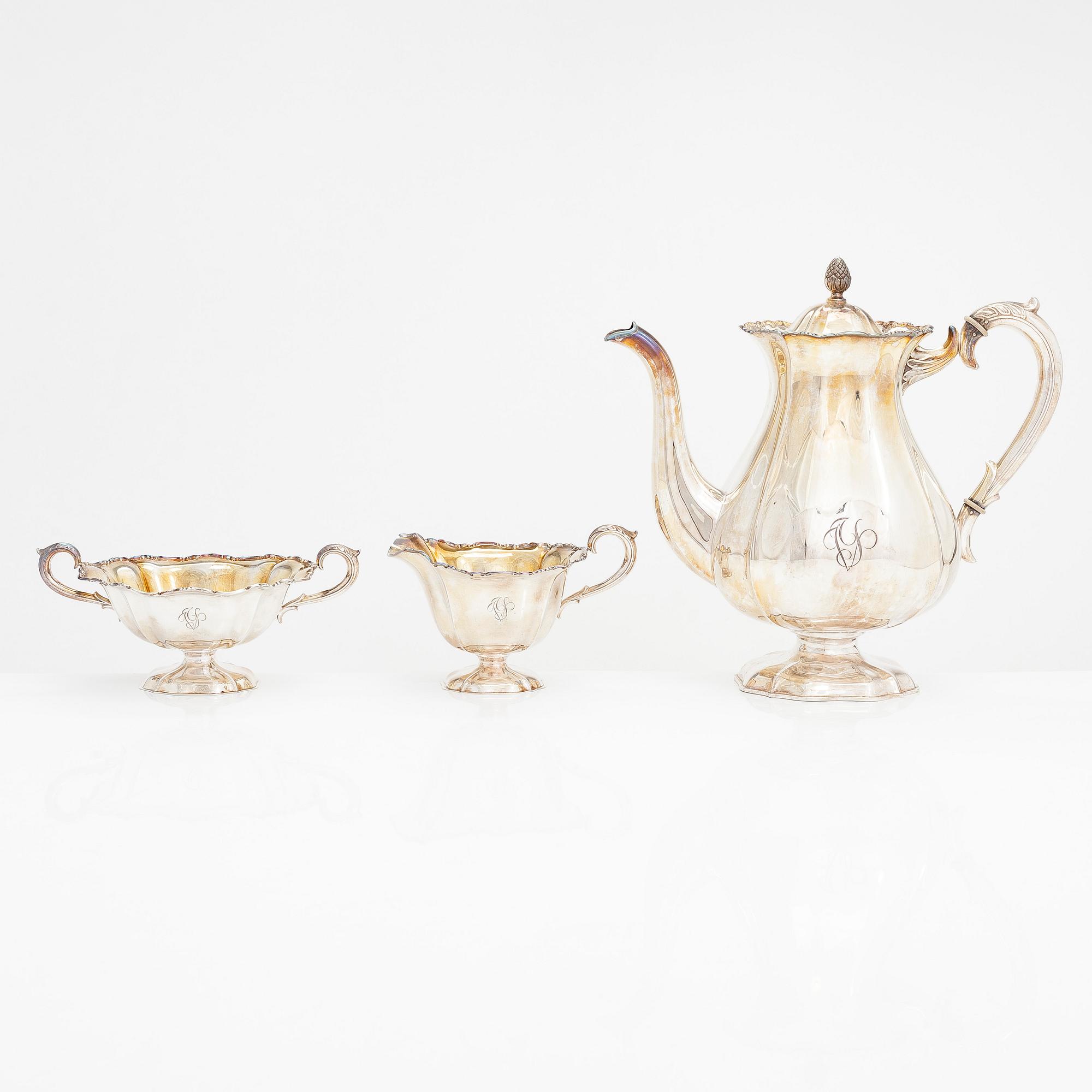 Kaffeservis, 3 delar, och fat, silver, Kultakeskus, Tavastehus 1966 och 1972.