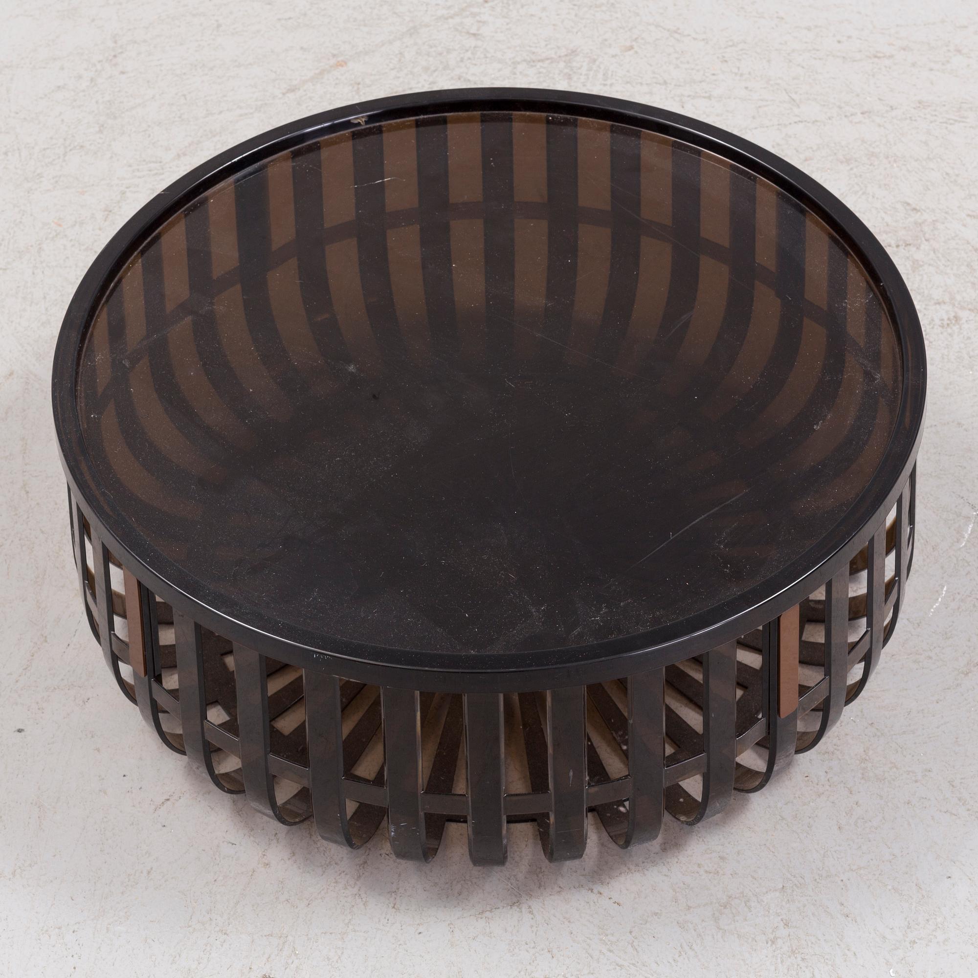 A coffe table "Panier", Ronan and Erwan Bouroullec forr Kartell.