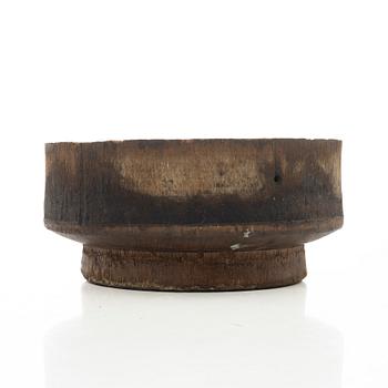 A deep dish, folk art, 18th/19th century.