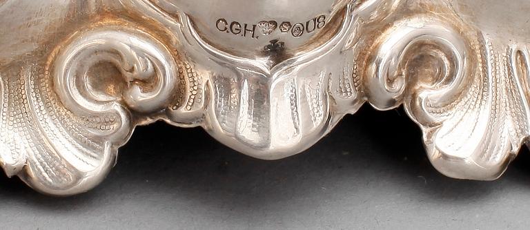 LJUSSTAKAR, ett par, silver, barockstil, CG Hallberg Stockholm 1946.