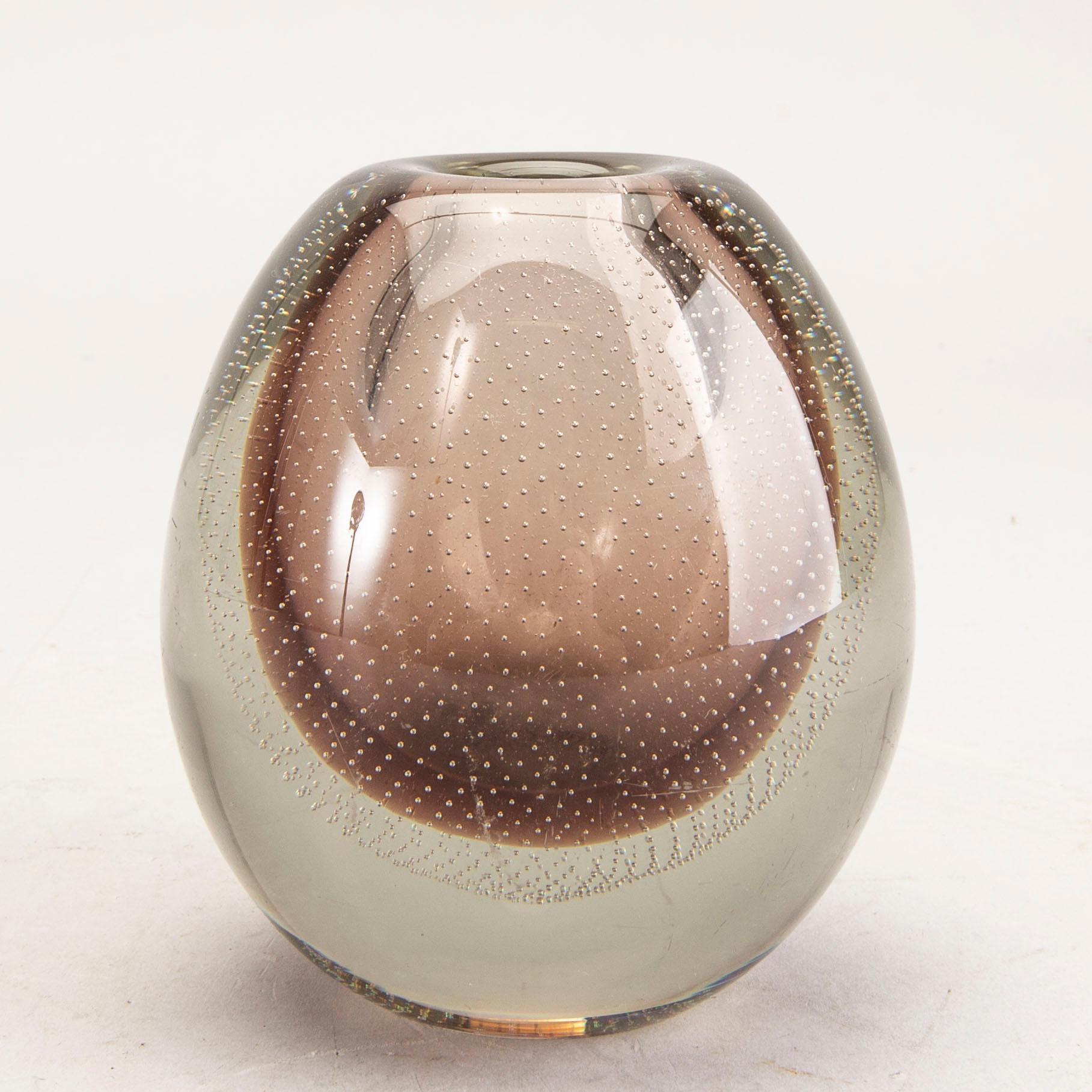 Gunnel Nyman, vase, signed G. Nyman Nuutajärvi Notsjö -47.