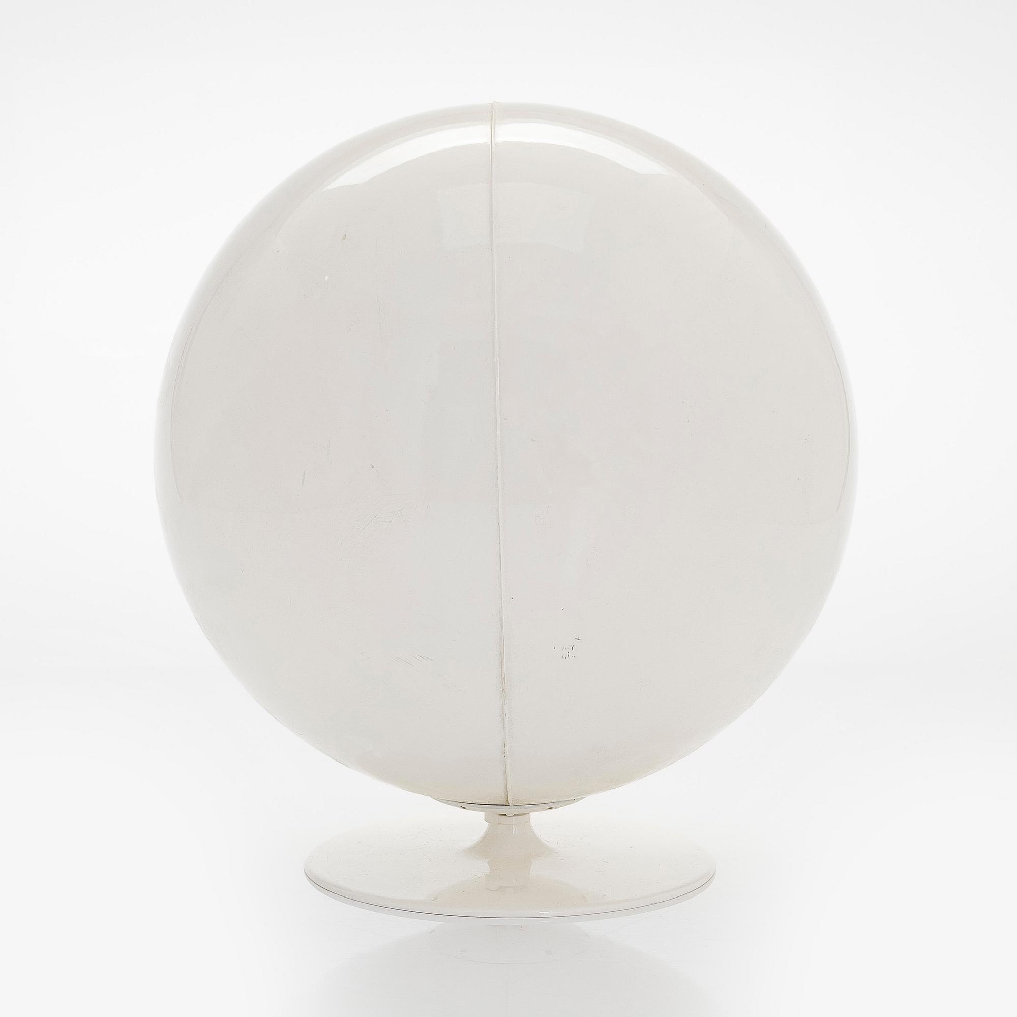 Eero Aarnio, miniature, 'Ball chair' Vitra Design Museum